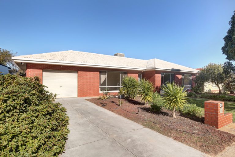 1024px.152653565__1750745136-76924-20WoodlakeAvenueWestLakesHighRes1
